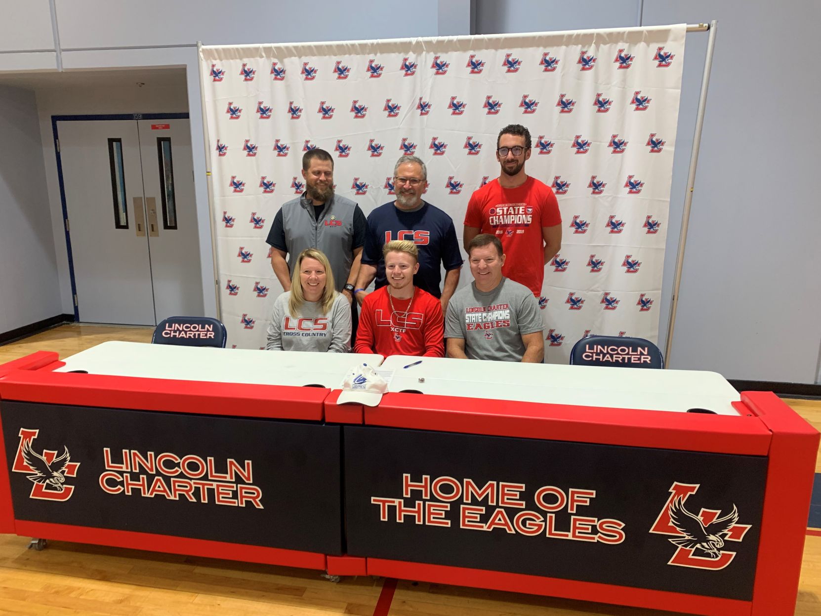 Eagles' Hudson signs to run at Cleveland CC